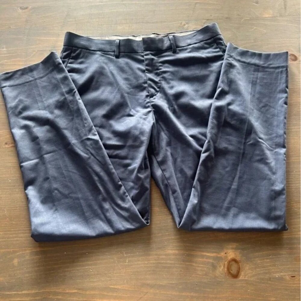 H&M navy men’s dress pants, slim fit, straight leg, size US 34R